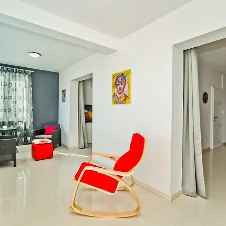 Dorijan In Beautiful House 흐바르