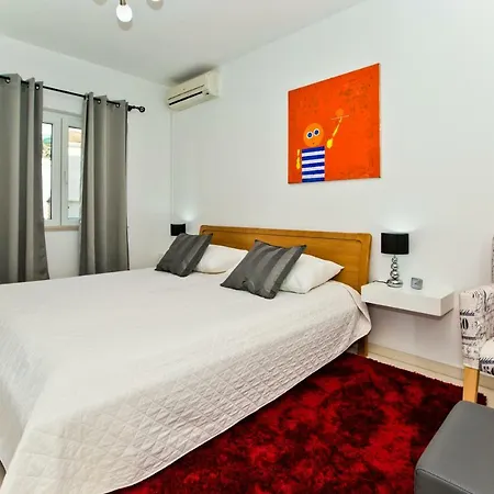 Dorijan In Beautiful House 흐바르