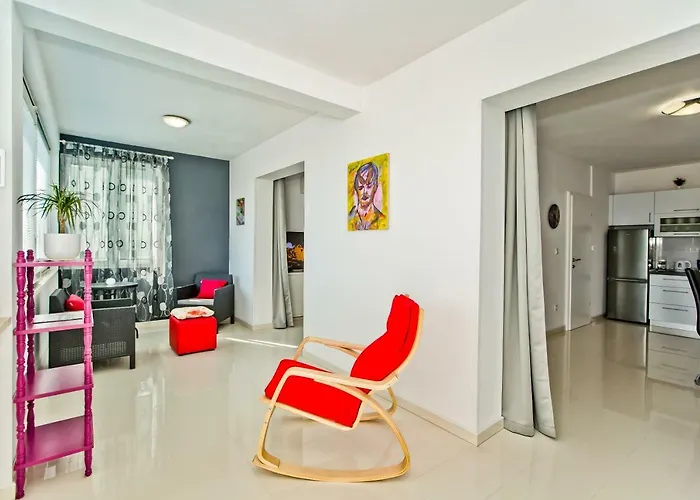 Dorijan In Beautiful House هفار