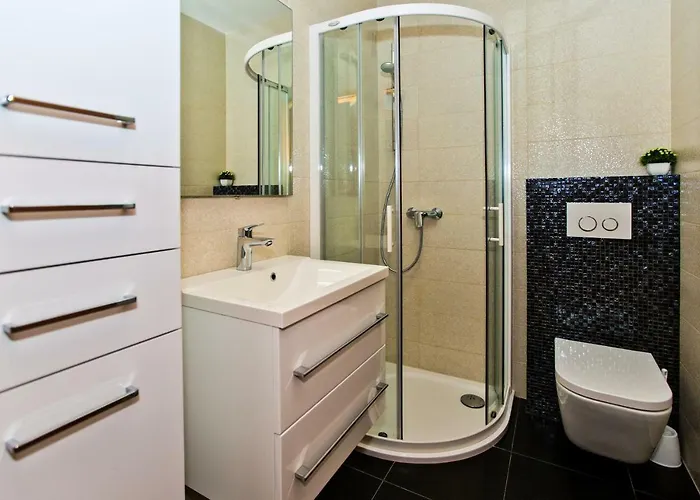 Dorijan In Beautiful House *