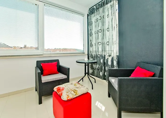 Dorijan In Beautiful House هفار