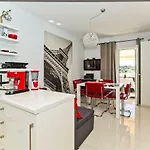 Dorijan In Beautiful House 赫瓦尔