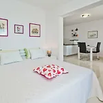Dorijan In Beautiful House