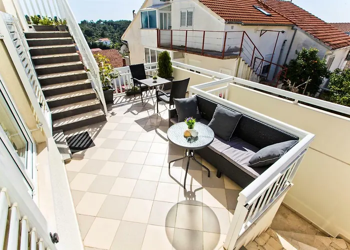 Dorijan In Beautiful House フヴァル