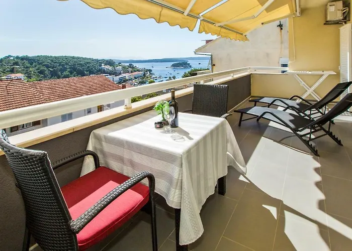 Dorijan In Beautiful House * Hvar Town