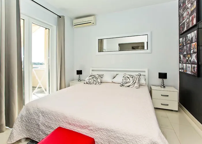 Dorijan In Beautiful House * Hvar Town