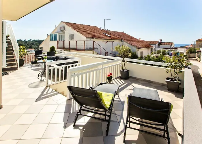 Dorijan In Beautiful House Apartamento